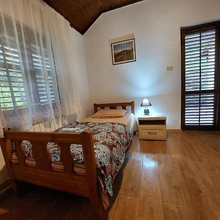 Holiday Home Milanovic Cetinje Bagian luar foto