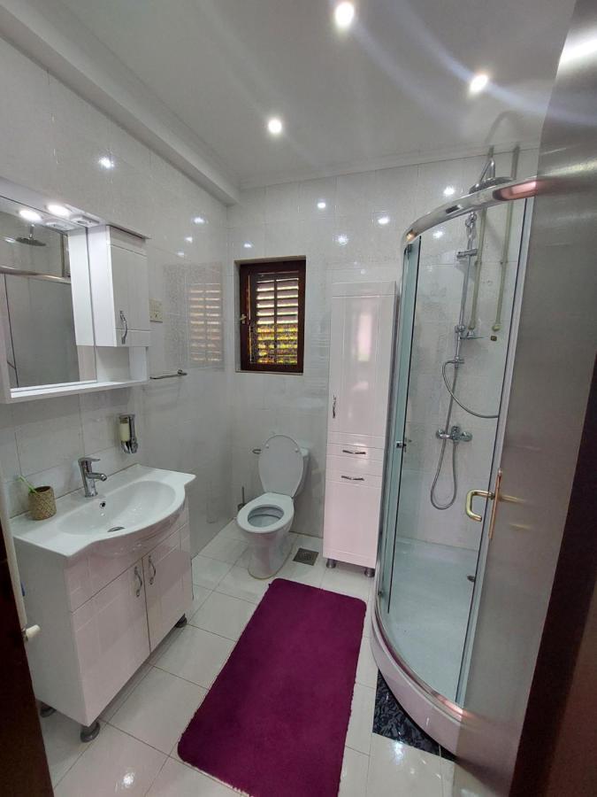 Holiday Home Milanovic Cetinje Bagian luar foto