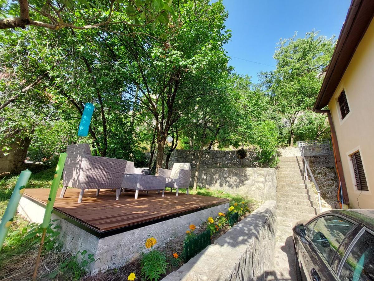 Holiday Home Milanovic Cetinje Bagian luar foto