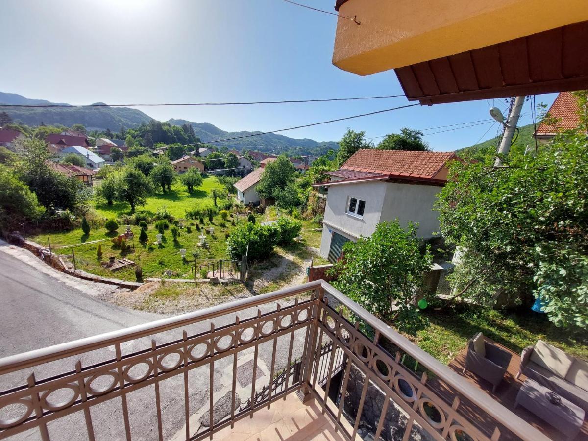Holiday Home Milanovic Cetinje Bagian luar foto
