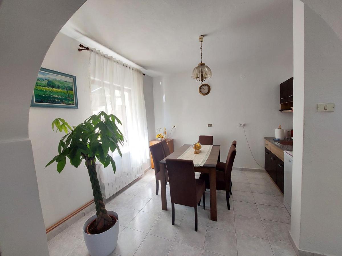 Holiday Home Milanovic Cetinje Bagian luar foto