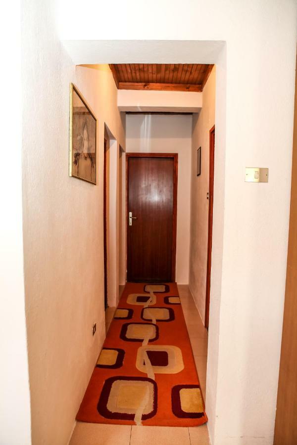 Holiday Home Milanovic Cetinje Bagian luar foto